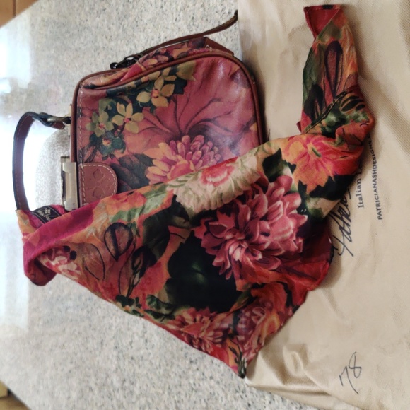 Patricia Nash Satchel Purse with Matching Scarf 🧣 - Picture 2 of 6